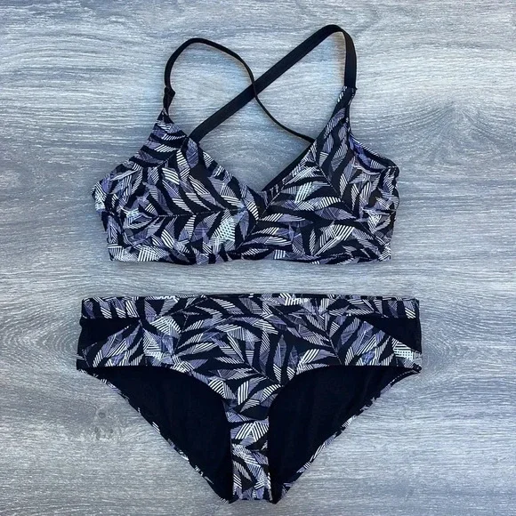 PrAna Marina Top (D-Cup) & Chambra Bottoms, black springtime - Picture 2 of 15